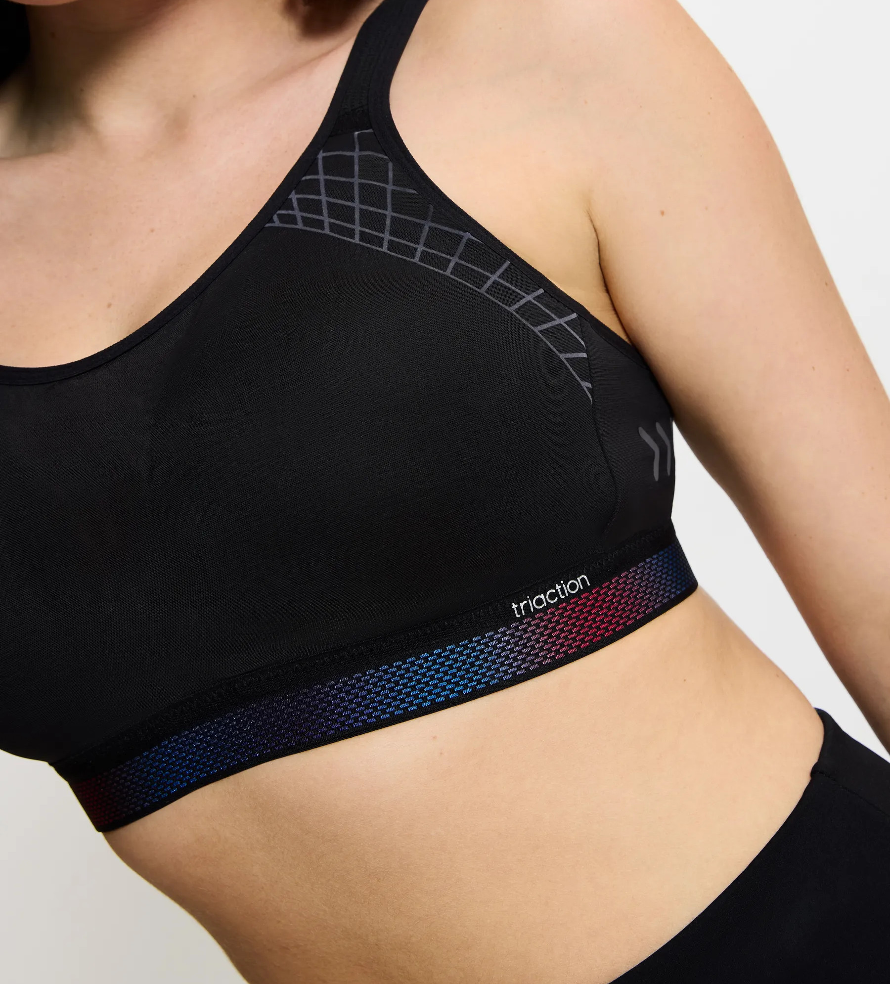 Triumph Triaction Cardio Flow Minimiser Bra Outrunning - Image 3